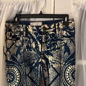 Free People Discharge Bali Flare Blue Jeans  Women’s Size 25 Inseam 33” Approx
